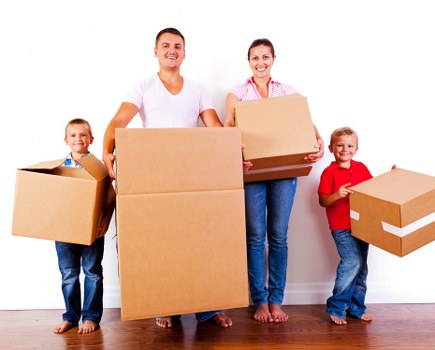 Local packing service helping with a move in Aldgate