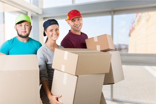 Local home removals planning for an Aldgate property move