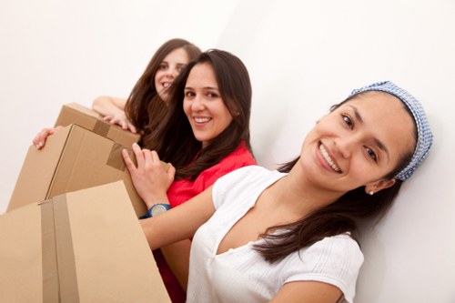 Local removals service supporting Aldgate home and flat moves