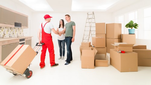 Organised storage services for Aldgate moving and renovation needs